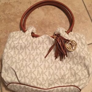 BRAND NEW MICHAEL KORS PURSE
